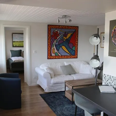 Des Eterlous Apartment Geishouse
