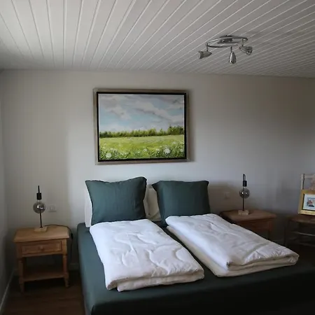 Des Eterlous Apartment Geishouse